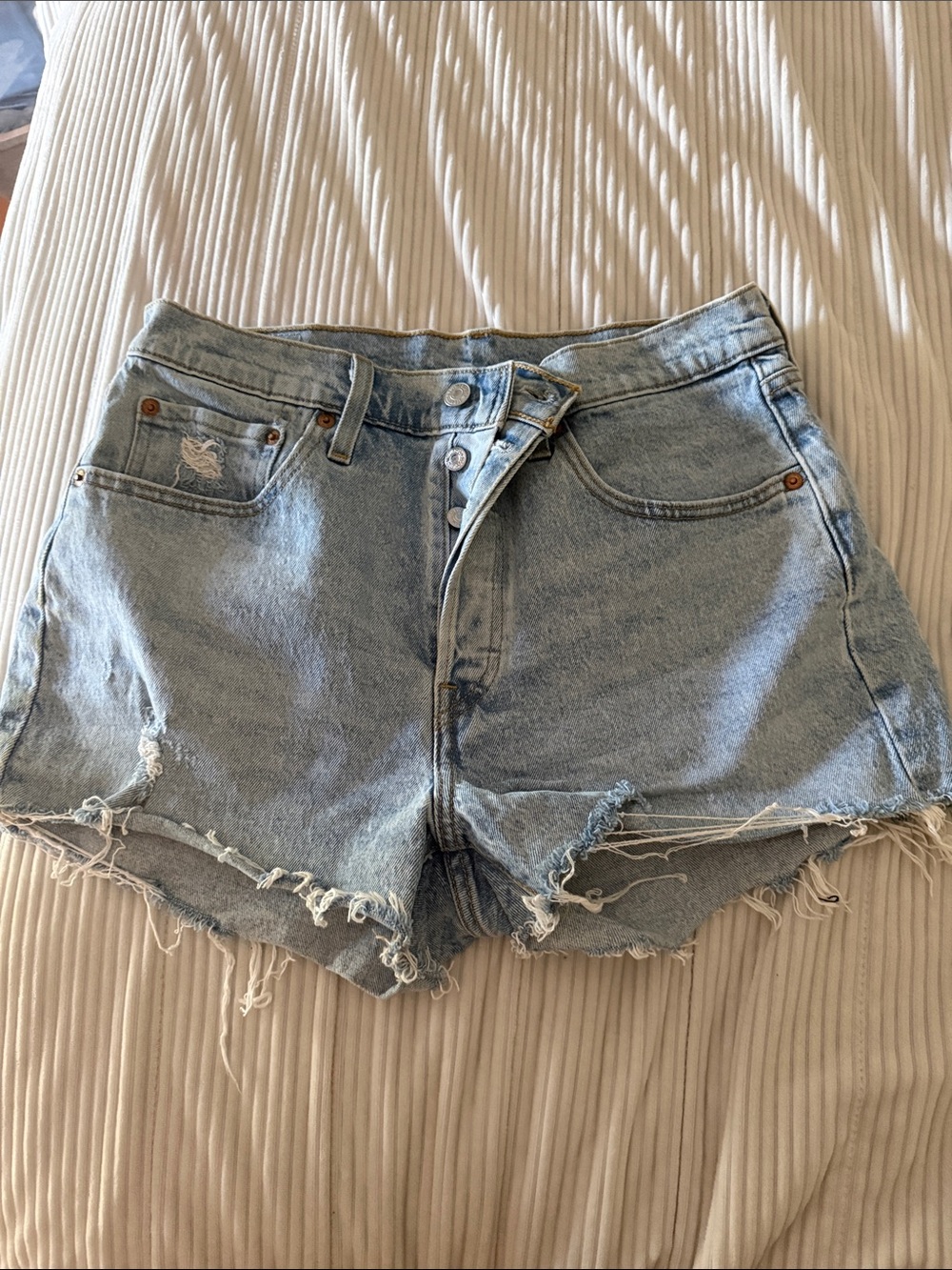 Light Wash Denim Levi Shorts W30